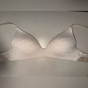 VS Pink Wear Everywhere Wireless Lightly Lined Bra